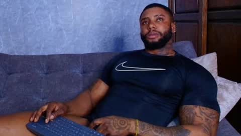 Snapshot of tairontucke chatting on February 26, 2025, 4:36 am Tairon Tucke online show from February 26, 2025, 4:36 am