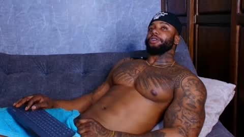 Snapshot of tairontucke chatting on February 27, 2025, 12:54 am Tairon Tucke online show from February 27, 2025, 12:54 am