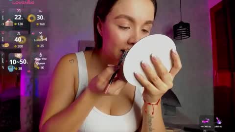 Snapshot of taissa_ chatting on February 6, 2026, 10:13 pm Taissa online show from February 6, 2026, 10:13 pm