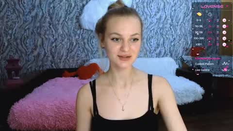Snapshot of taissia_sweet chatting on October 9, 2025, 5:33 pm Im Taya online show from October 9, 2025, 5:33 pm