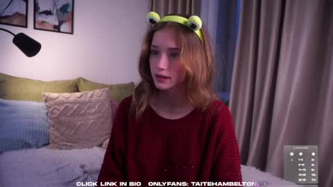 Mia online show from November 12, 2025, 1:39 am