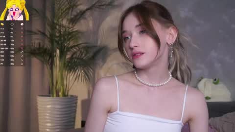 Mia online show from April 28, 2026, 2:27 am
