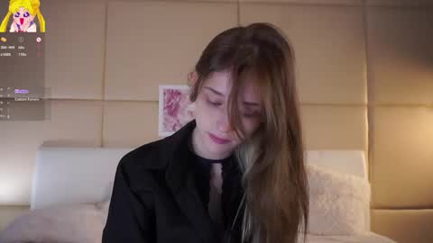 Mia online show from May 8, 2026, 11:15 am