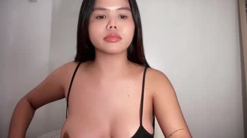 yashie online show from October 20, 2025, 2:01 am