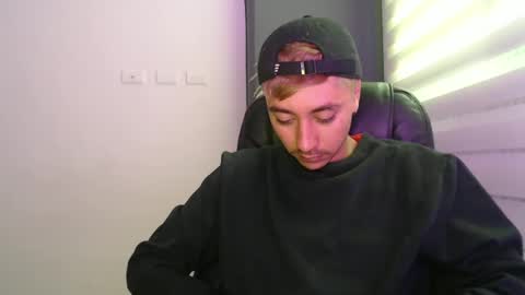 Snapshot of talhi_ chatting on January 24, 2025, 3:34 pm talhi_ online show from January 24, 2025, 3:34 pm