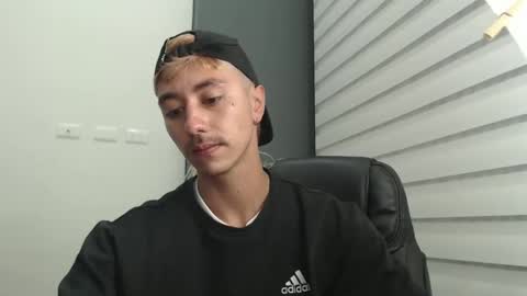 Snapshot of talhi_ chatting on January 27, 2025, 3:15 am talhi_ online show from January 27, 2025, 3:15 am