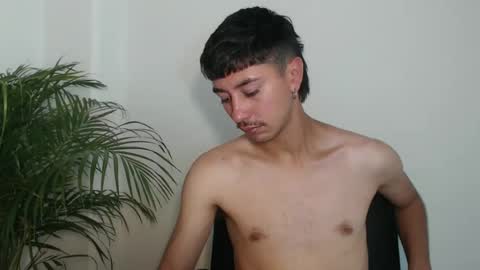 Snapshot of talhi_ chatting on October 28, 2025, 4:49 am talhi_ online show from October 28, 2025, 4:49 am