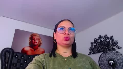 Snapshot of taliana36 chatting on March 5, 2025, 1:06 pm taliana36 online show from March 5, 2025, 1:06 pm