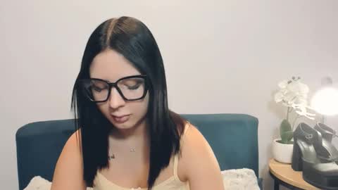 Snapshot of taliasensitive chatting on February 15, 2026, 6:32 am taliasensitive online show from February 15, 2026, 6:32 am