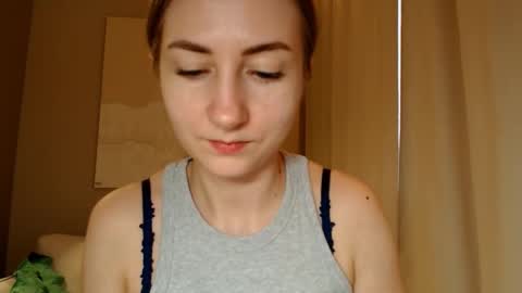 Snapshot of taliiyafiredream chatting on January 25, 2025, 8:53 am Kira online show from January 25, 2025, 8:53 am