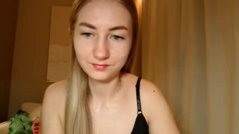 Snapshot of taliiyafiredream chatting on January 28, 2025, 5:54 am Kira online show from January 28, 2025, 5:54 am