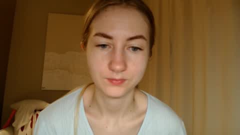 Snapshot of taliiyafiredream chatting on February 7, 2025, 5:52 am Kira online show from February 7, 2025, 5:52 am
