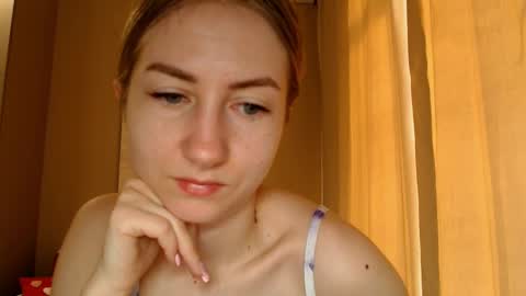 Snapshot of taliiyafiredream chatting on February 21, 2025, 6:29 am Kira online show from February 21, 2025, 6:29 am