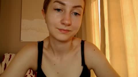 Snapshot of taliiyafiredream chatting on February 21, 2025, 9:34 am Kira online show from February 21, 2025, 9:34 am