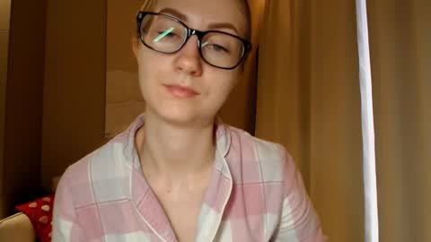 Snapshot of taliiyafiredream chatting on March 1, 2025, 5:52 am Kira online show from March 1, 2025, 5:52 am