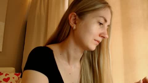 Snapshot of taliiyafiredream chatting on March 3, 2025, 12:37 pm Kira online show from March 3, 2025, 12:37 pm