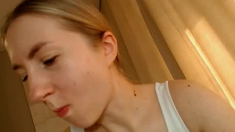 Snapshot of taliiyafiredream chatting on March 6, 2025, 11:36 am Kira online show from March 6, 2025, 11:36 am