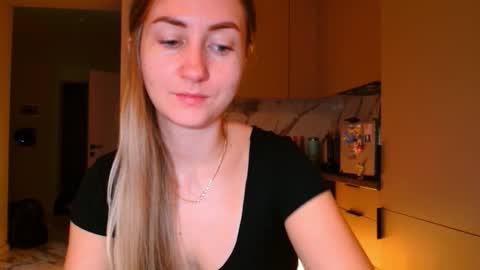 Snapshot of taliiyafiredream chatting on November 25, 2025, 8:58 am Kira online show from November 25, 2025, 8:58 am