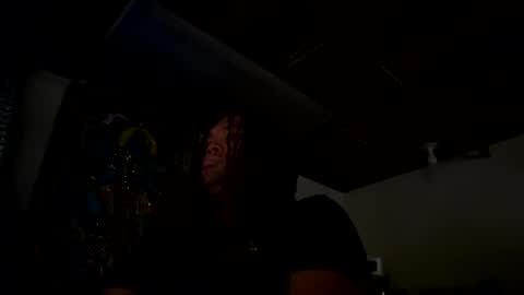 Snapshot of tallarr chatting on November 17, 2025, 4:13 pm Tallarr online show from November 17, 2025, 4:13 pm