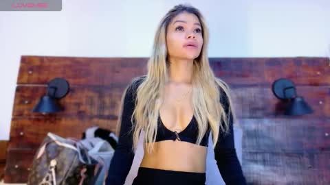 Snapshot of tamara_sanz1 chatting on February 7, 2026, 10:08 am online show from February 7, 2026, 10:08 am