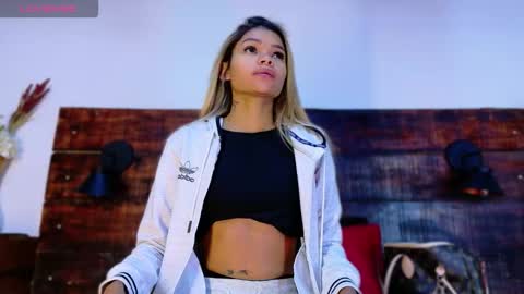 Snapshot of tamara_sanz1 chatting on February 17, 2026, 10:01 am online show from February 17, 2026, 10:01 am