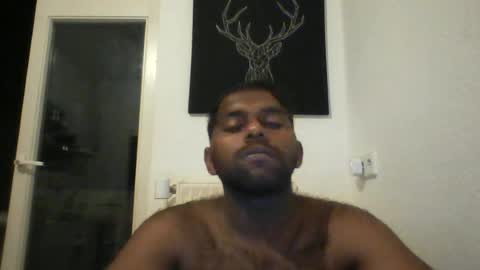 tamilpaiyan09 online show from June 21, 2026, 10:12 pm