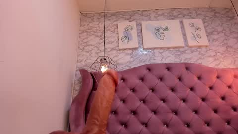 TAMMY  online show from February 19, 2025, 9:06 am