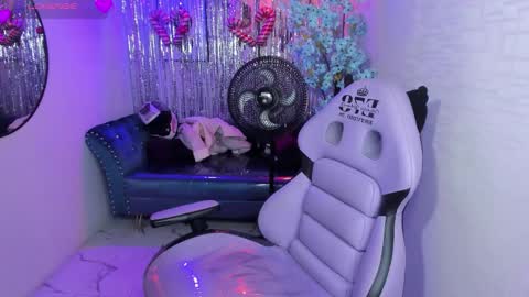 Snapshot of tammy_petit chatting on December 20, 2025, 8:43 am Tammy online show from December 20, 2025, 8:43 am