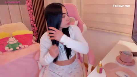 Snapshot of tammy_w chatting on December 18, 2025, 6:03 pm Tammy online show from December 18, 2025, 6:03 pm