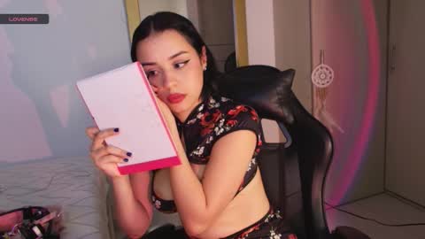 Snapshot of tana_lux chatting on February 25, 2026, 2:43 am Aytana online show from February 25, 2026, 2:43 am