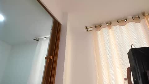 taniabonnet  online show from October 20, 2025, 10:21 pm