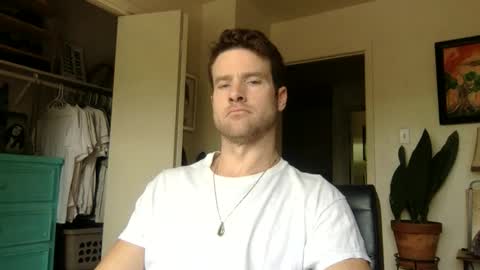 Dr. Love online show from November 17, 2025, 6:14 pm