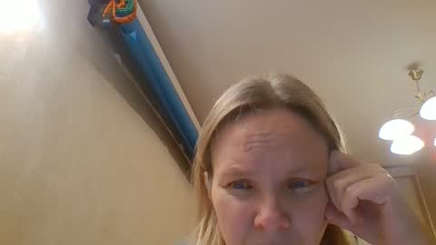 Snapshot of tanystar chatting on December 4, 2025, 2:37 pm tanystar online show from December 4, 2025, 2:37 pm