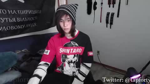 Snapshot of tap_forty chatting on October 5, 2025, 11:46 pm tap_forty online show from October 5, 2025, 11:46 pm