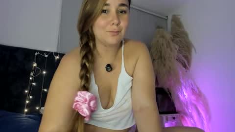 Snapshot of tara__ chatting on April 13, 2026, 1:33 am tara__ online show from April 13, 2026, 1:33 am