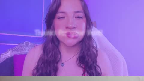 Snapshot of tarataylorr chatting on April 19, 2026, 1:27 am Tara online show from April 19, 2026, 1:27 am