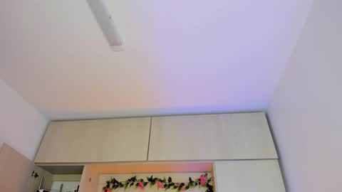  T A R A  online show from October 28, 2025, 4:16 am