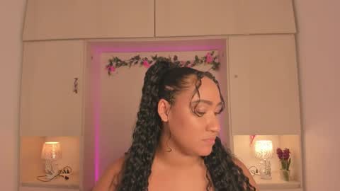 Snapshot of tarawiilson_ chatting on December 23, 2025, 4:10 am T A R A online show from December 23, 2025, 4:10 am