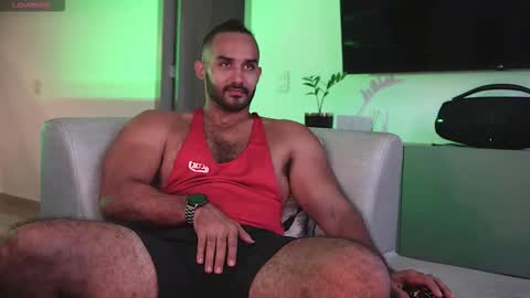 Snapshot of tarek_dan chatting on October 29, 2025, 3:14 pm Tarek online show from October 29, 2025, 3:14 pm