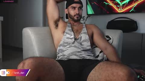 Snapshot of tarek_dan chatting on December 1, 2025, 3:06 pm Tarek online show from December 1, 2025, 3:06 pm