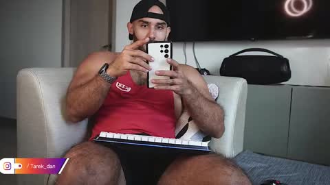 Snapshot of tarek_dan chatting on January 6, 2026, 1:04 pm Tarek online show from January 6, 2026, 1:04 pm