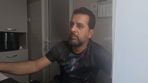 Snapshot of tarkan198 chatting on December 18, 2025, 12:00 pm tarkan198 online show from December 18, 2025, 12:00 pm