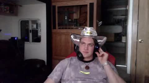 tarus333 online show from February 27, 2026, 6:35 am