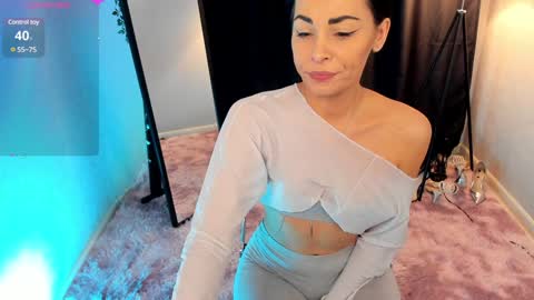 Snapshot of tashahoney chatting on December 15, 2024, 9:31 pm Tasha online show from December 15, 2024, 9:31 pm