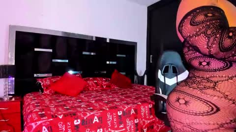 Snapshot of tashasant chatting on October 18, 2025, 11:38 pm tashasant online show from October 18, 2025, 11:38 pm