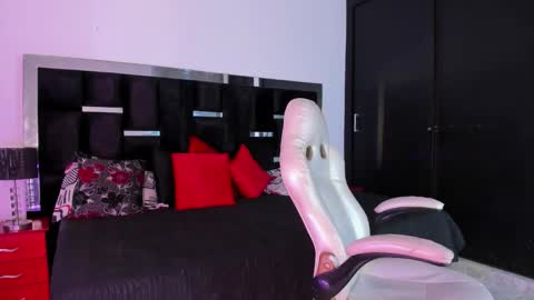 Snapshot of tashasant chatting on October 29, 2025, 8:43 pm tashasant online show from October 29, 2025, 8:43 pm