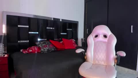 tashasant online show from November 10, 2025, 8:30 pm