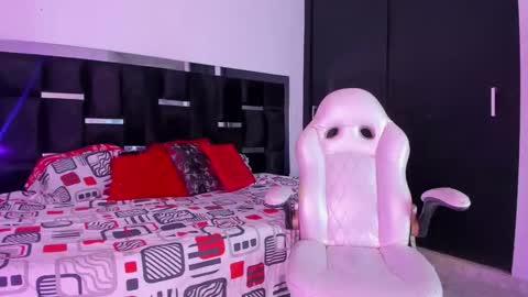 Snapshot of tashasant chatting on November 24, 2025, 9:25 pm tashasant online show from November 24, 2025, 9:25 pm