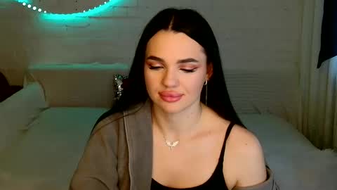 tasty_babyy online show from November 12, 2025, 12:38 pm