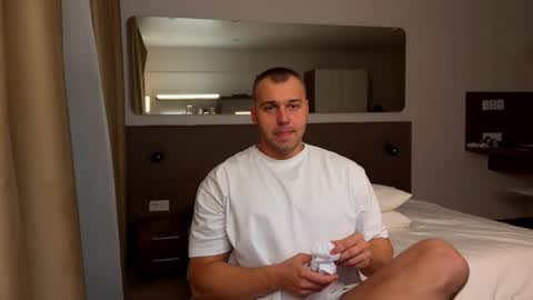 Snapshot of tasty_justin chatting on September 14, 2025, 7:24 pm My shows 2100500 UTC3 online show from September 14, 2025, 7:24 pm